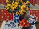 un tableau représentant un vase rempli de fleurs jaunes et d'oranges posé sur une table