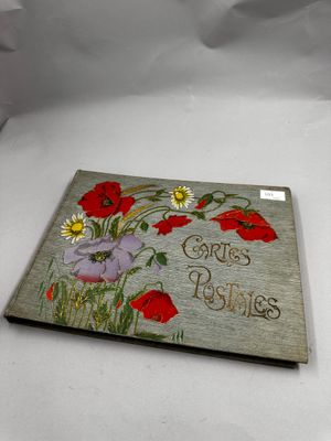 un livre sur lequel figure l'image d'un bouquet de fleurs