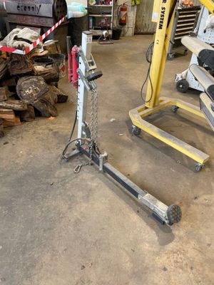a picture of a fork lift in a garage