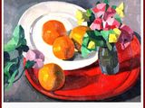 un tableau représentant une assiette garnie d'oranges et de fleurs