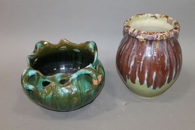 Lot de grès et céramique comprenant 1 pot à coulures, 1 cach…