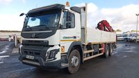 CAMION PLATEAU GRUE VOLVO 6X4 FMX410 équipé GRUE HYVA HC183X… (photo 6)