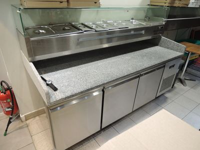 VENTE NON CERTAINE. 1 ensemble de matériel et mobilier de re…