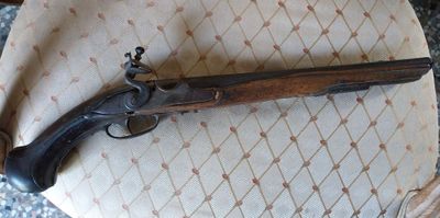 Pistolet à silex début du XVIIIème siècle (accidents et manq…