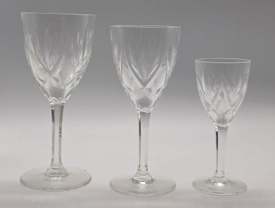 SAINT LOUIS en cristal taillé -13 Verres à vin rouge, (H:18,…