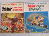 deux livres posés sur une table