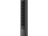 un ventilateur colonne noir posé sur une surface blanche
