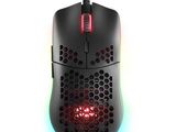 une souris d'ordinateur noire avec un voyant rouge
