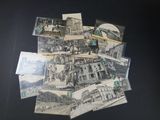 de nombreuses photos anciennes d'une ville sur un fond noir