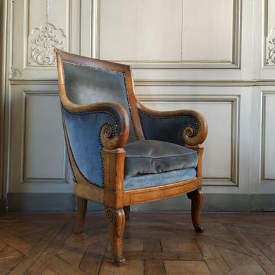 Bergère en placage de bois clair, époque Charles X A pieds a… - Photo 1