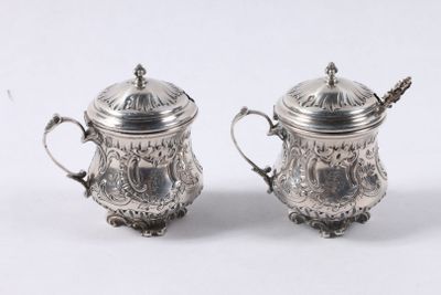 paire de sucriers et poivriers en métal argenté