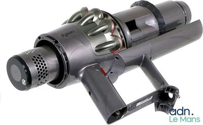 une image d'un aspirateur posé sur un support