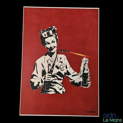 un tableau représentant un homme tenant une bouteille de soda