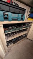 Sur la mezzanine : 2 armoires basses métalliques et leur con… (photo 3)