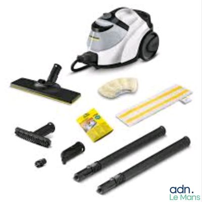 On utilise l'aspirateur pour nettoyer le sol.