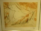 dessin représentant une femme allongée sur le dos, avec un cheval en arrière-plan