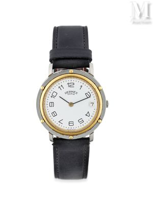 une image d'un gros plan d'une montre-bracelet sur un fond blanc