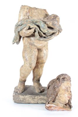 statue d'un garçon avec un sac et un chien sur fond blanc