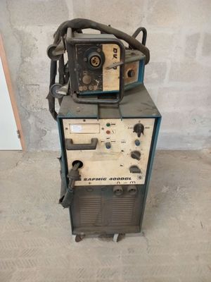l'image d'une machine installée dans une pièce