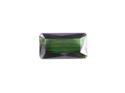 une tourmaline verte présentant une face rectangulaire à facettes