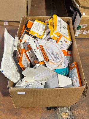 LOT DE CABLES ET ACCESSOIRES - Photo 1