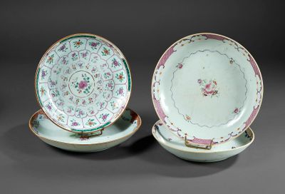 Quatre assiettes creuses en porcelaine de la Compagnie des I…