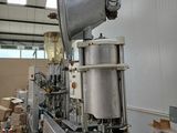 une photo d'une machine dans une usine