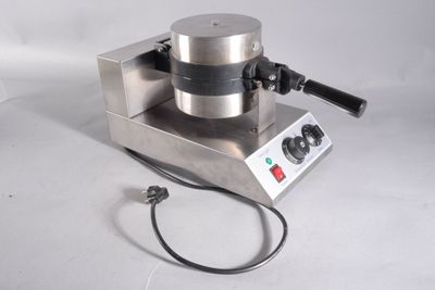 an image of a machine that is sitting on a table