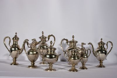 SERVICE A THE ET CAFE En argent, les becs ciselés de têtes d… - Photo 1