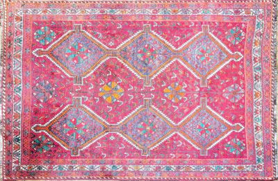 TAPIS en laine nouée à la main à décor de six médaillons sur…