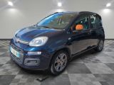 La Fiat Fiorin bleue est garée dans une grande pièce