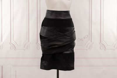 jupe en cuir noir sur un mannequin, mannequin, mannequin, mannequin, mannequin, mannequin, mannequin, mannequin, mannequin