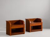 paire de tables de chevet de style « person »