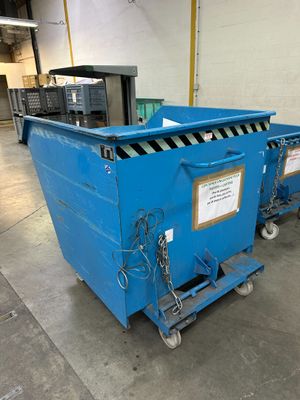 godet basculant de marque Bauer , capacité 1,5 m3 - Photo 1