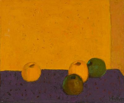 tableau représentant trois pommes posées sur une table, avec un mur jaune en arrière-plan