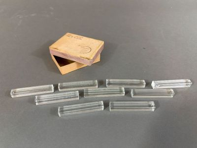 9 porte-couteaux en verre, long.