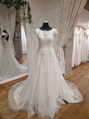 Lot à retirer à Décines-Charpieu (69150) ou expédition possi…