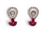 paire de boucles d'oreilles rubis et diamants