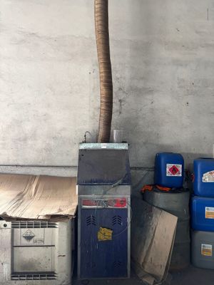 Un nettoyeur à pistolet de peinture.