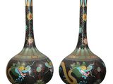 paire de vases chinois à cloisonnés ornés de têtes de dragon et de fleurs