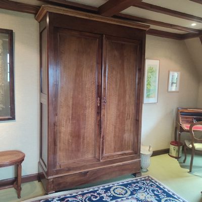 Armoire lingère Louis Philippe, formant penderie.