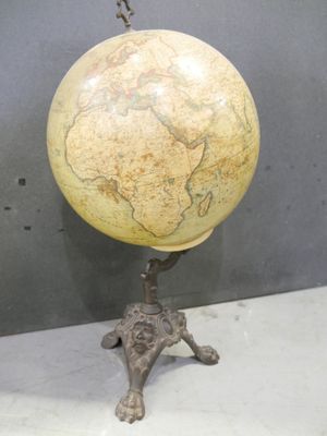 Globe terrestre En fonte XIXe Haut.