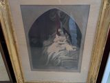une photo d'un chat allongé dans un cadre