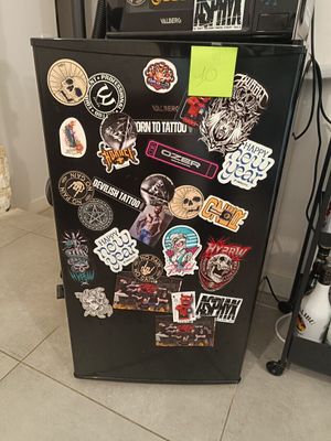 VENDU SUR DESIGNATION. 1 réfrigérateur table top VALBERG