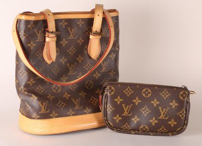LOUIS VUITTON. - Photo 1