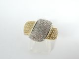 une bague en or jaune et blanc sertie de deux rangées de diamants