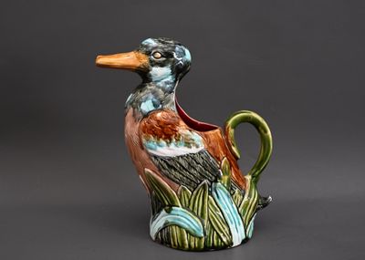 Pichet canard en barbotine. Marqué 712 sous la base.