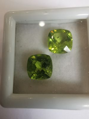PERIDOT VVS Nbr 2 Pakistan coussin 8,17 x 8,11 x 5,05 4,8ct