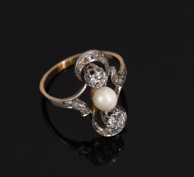Bague en or 14 carats (soit 585/1000e) ornée de deux diamant…