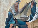 un tableau représentant une femme en robe bleue, un éventail sur la tête